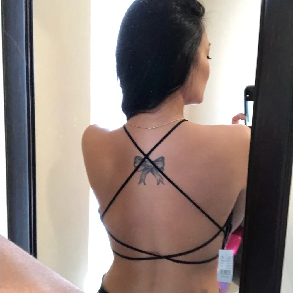 MeToWe Crochet Overlay Crop Top Criss Cross - Picture 2 of 8